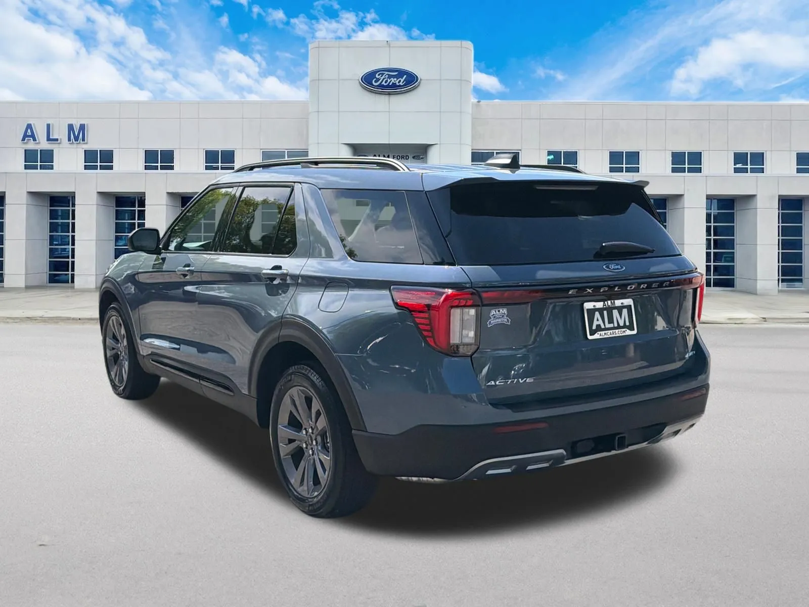 2026 Ford Explorer Active - Photo 8