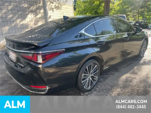More photos of 2022 Lexus ES 300h at ALM Ford Marietta, GA
