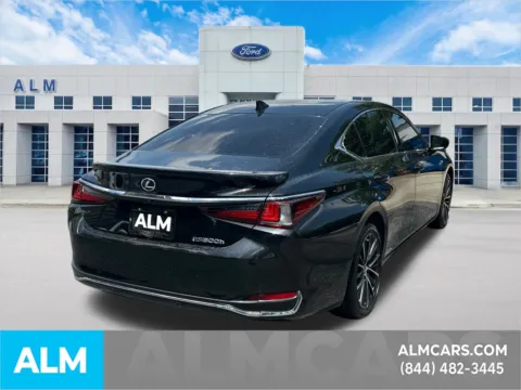 More photos of 2022 Lexus ES 300h at ALM Ford Marietta, GA