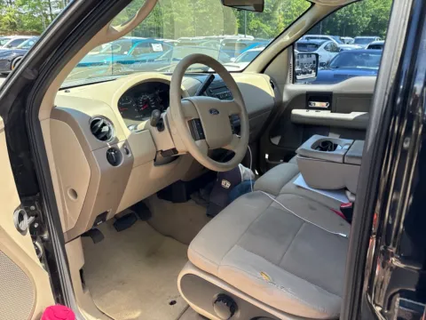 More photos of 2005 Ford F-150 XLT at ALM Ford Marietta, GA
