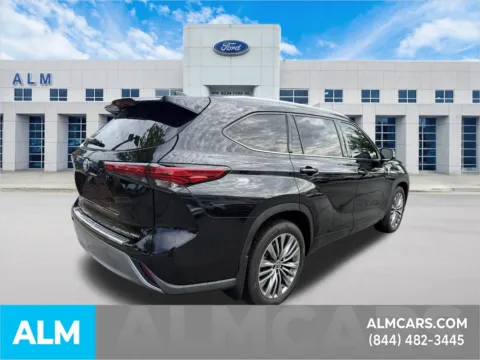 More photos of 2021 Toyota Highlander Platinum at ALM Ford Marietta, GA