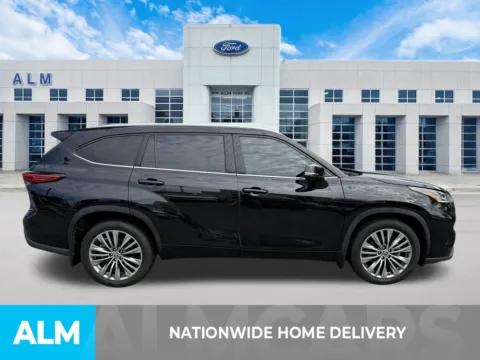 More photos of 2021 Toyota Highlander Platinum at ALM Ford Marietta, GA