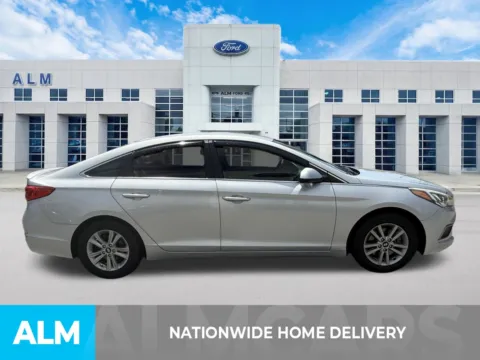 More photos of 2016 Hyundai Sonata SE at ALM Ford Marietta, GA