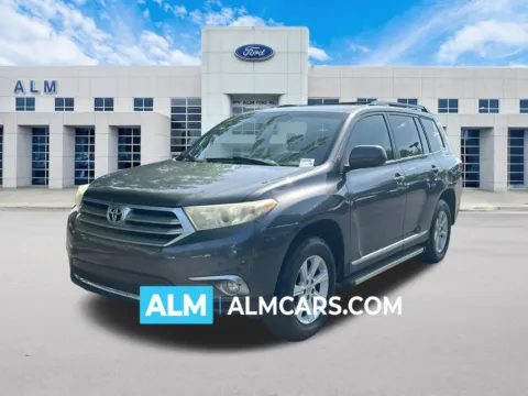 Gray 2013 Toyota Highlander Base Plus for sale in Marietta, GA