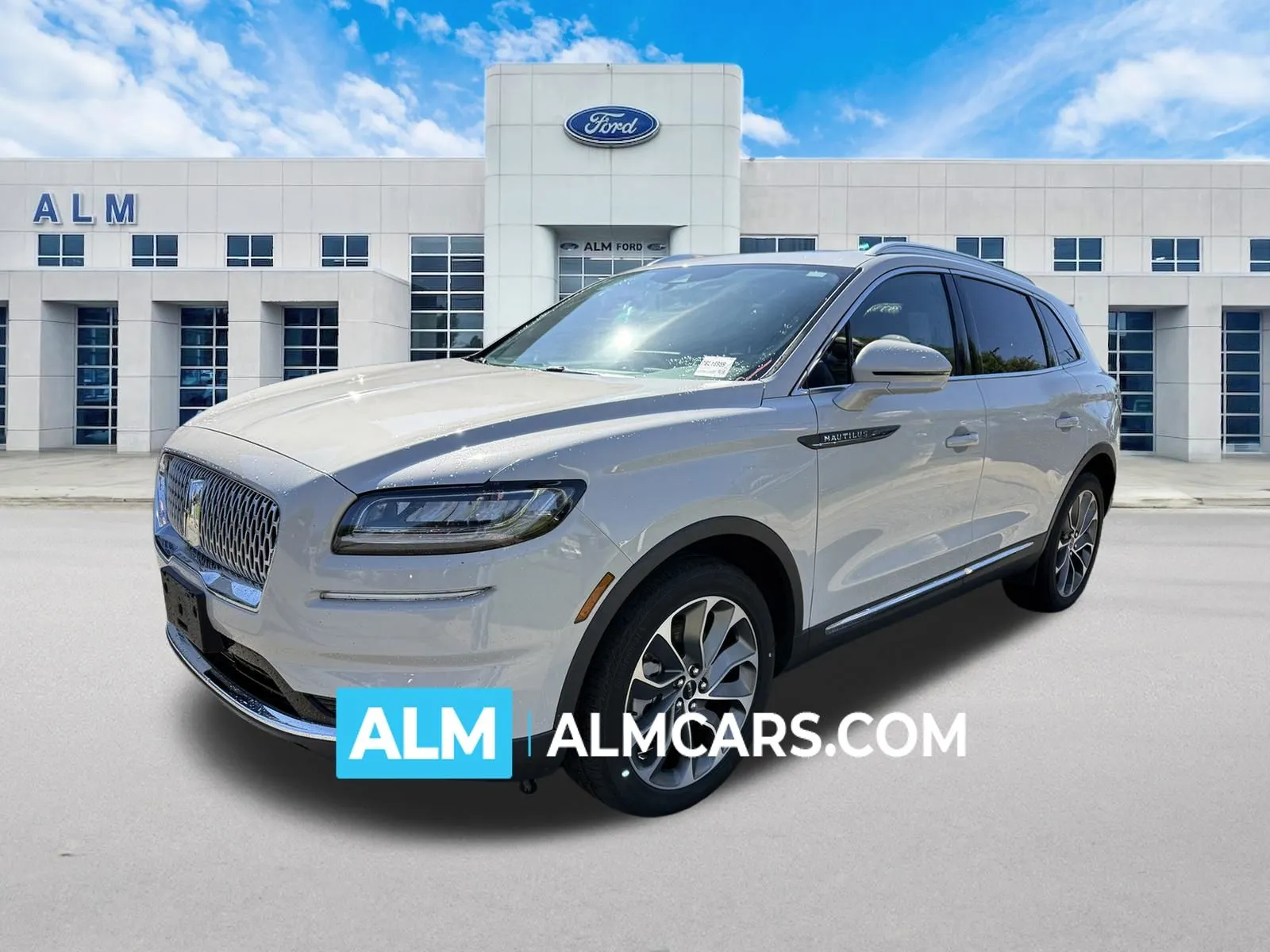 2023 Lincoln Nautilus Reserve AWD's photo