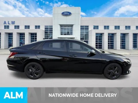 More photos of 2022 Hyundai Elantra SEL at ALM Ford Marietta, GA