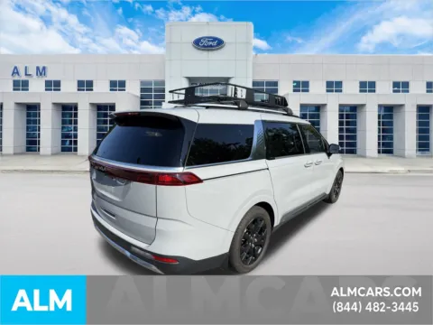 More photos of 2022 Kia Carnival SX at ALM Ford Marietta, GA