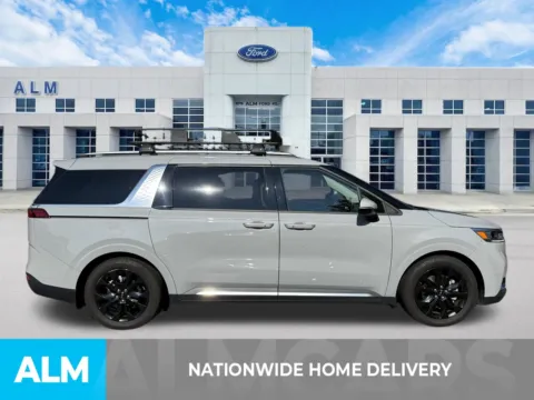 More photos of 2022 Kia Carnival SX at ALM Ford Marietta, GA