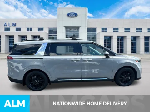 More photos of 2022 Kia Carnival SX at ALM Ford Marietta, GA