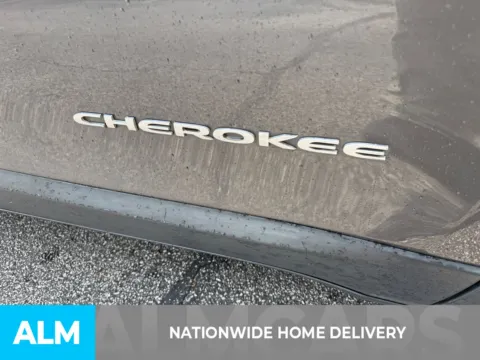 More photos of 2014 Jeep Cherokee Limited at ALM Ford Marietta, GA