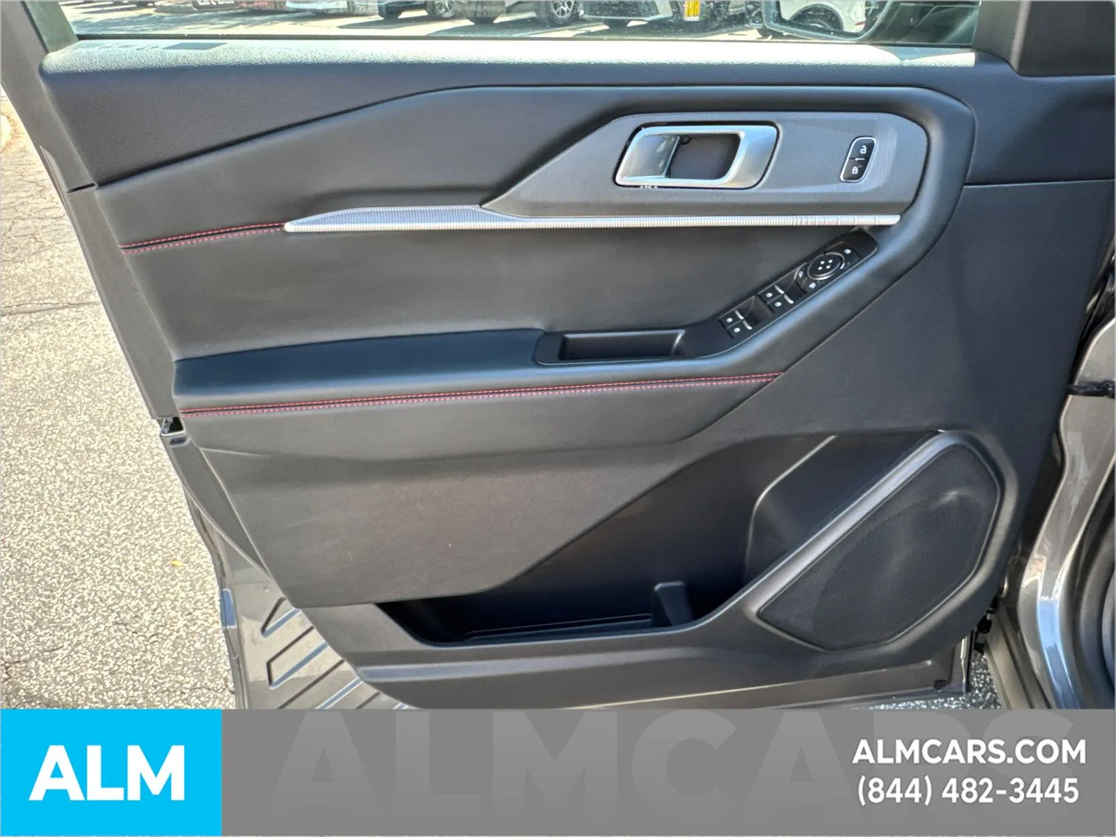 2025 Ford Explorer ST-LINE - Photo 11