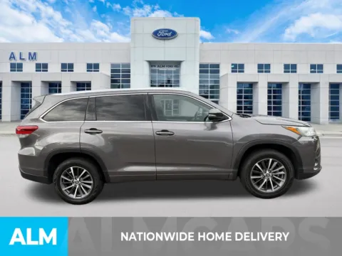 More photos of 2018 Toyota Highlander XLE at ALM Ford Marietta, GA