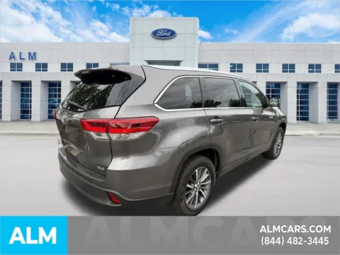 More photos of 2018 Toyota Highlander XLE at ALM Ford Marietta, GA