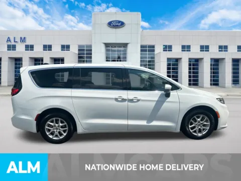 More photos of 2023 Chrysler Pacifica Touring L at ALM Ford Marietta, GA
