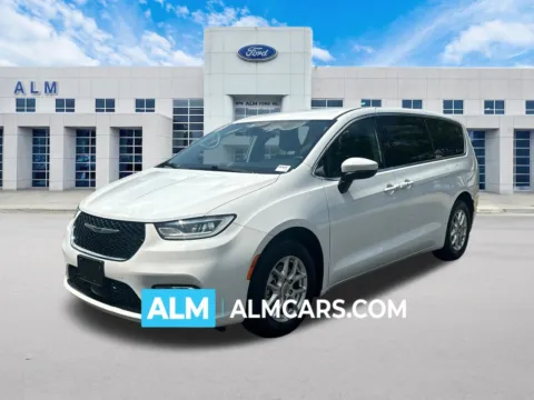 White 2023 Chrysler Pacifica Touring L for sale in Marietta, GA