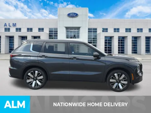 More photos of 2025 Mitsubishi Outlander SE at ALM Ford Marietta, GA