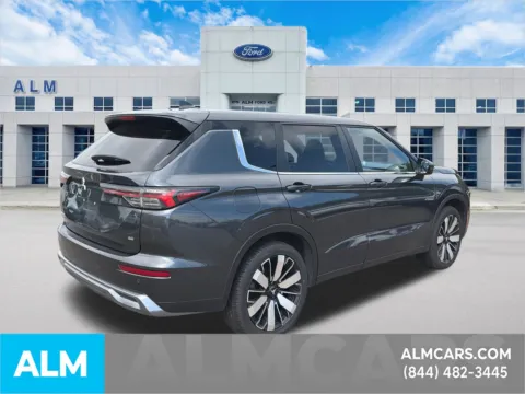 More photos of 2025 Mitsubishi Outlander SE at ALM Ford Marietta, GA