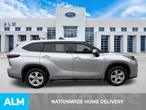 More photos of 2024 Toyota Highlander LE at ALM Ford Marietta, GA