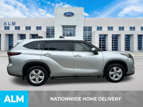 More photos of 2024 Toyota Highlander LE at ALM Ford Marietta, GA