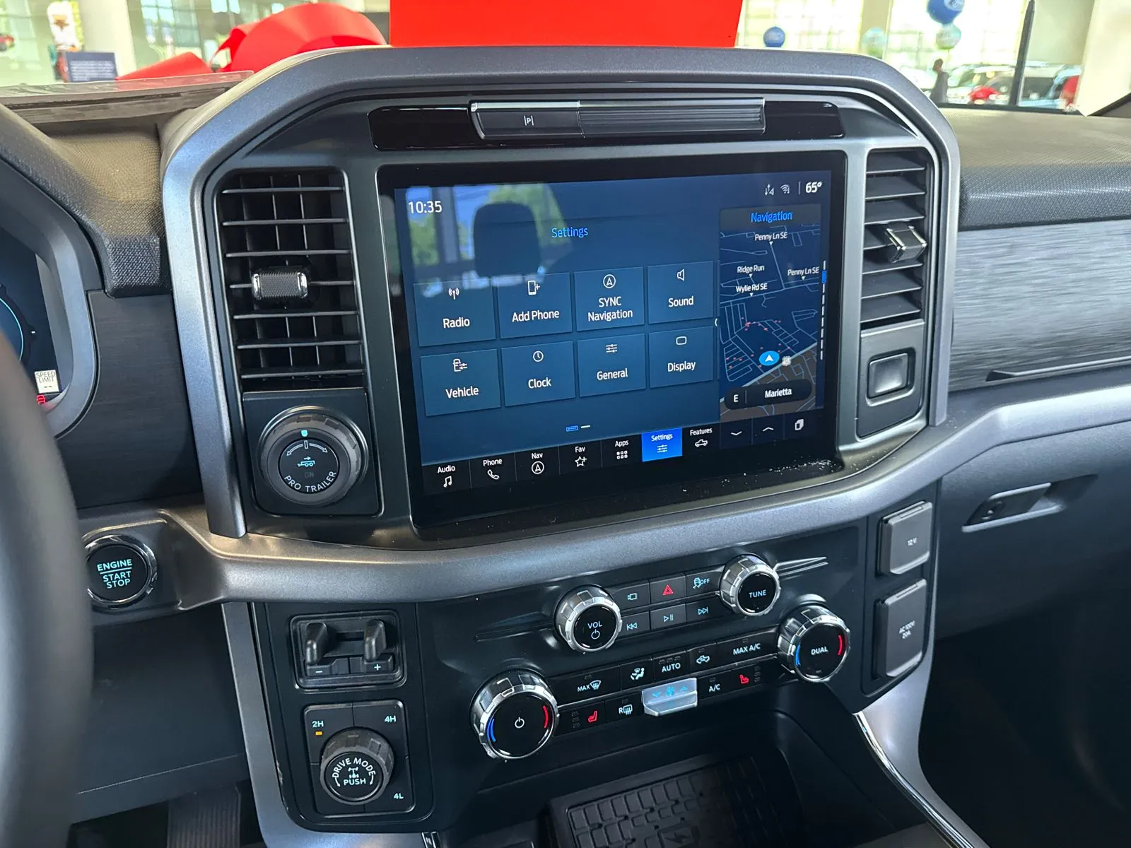 2025 Ford F-150 XLT - Photo 27