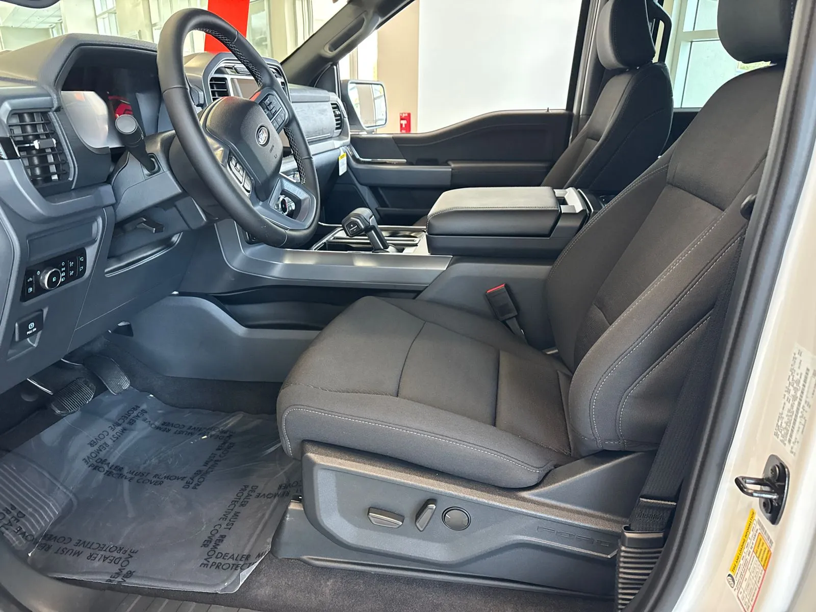 2025 Ford F-150 XLT - Photo 8