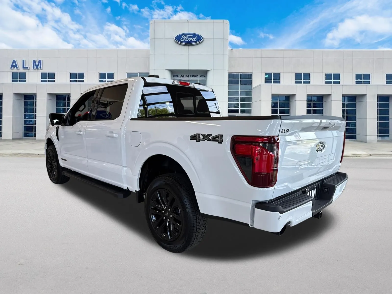 2025 Ford F-150 XLT - Photo 6