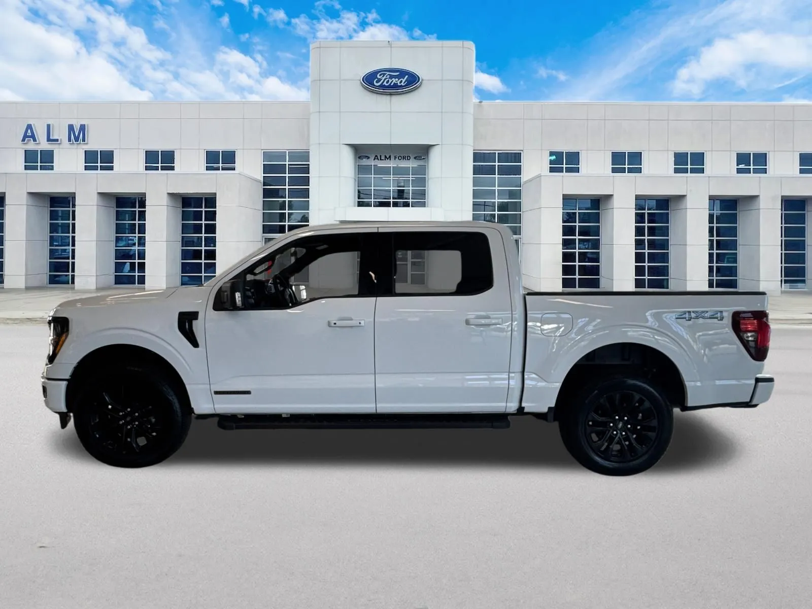 2025 Ford F-150 XLT - Photo 7