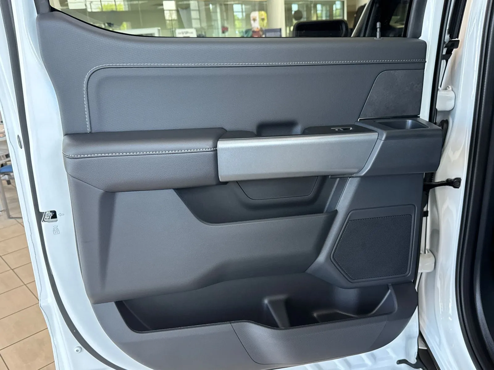 2025 Ford F-150 XLT - Photo 21