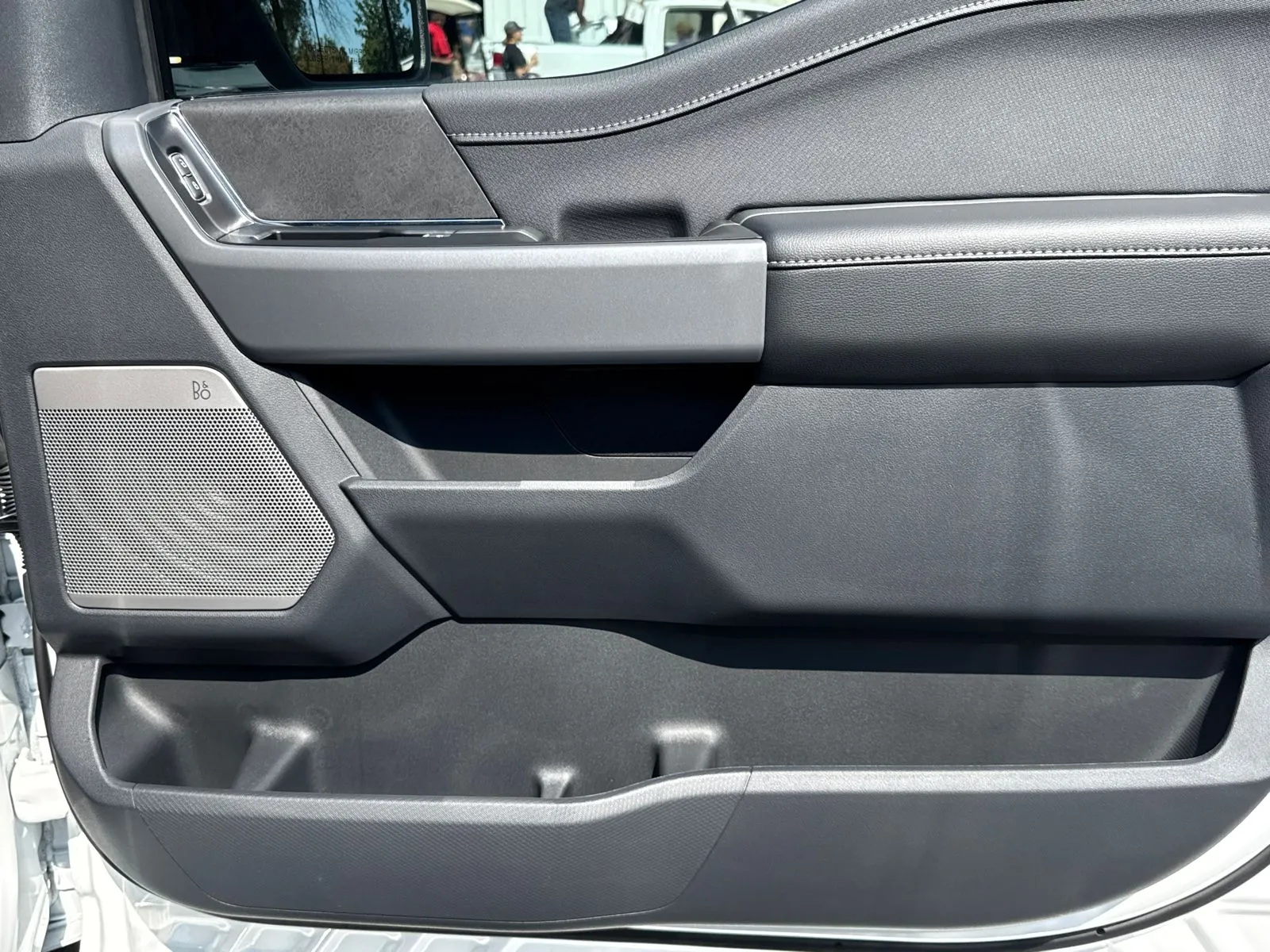 2025 Ford F-150 XLT - Photo 14