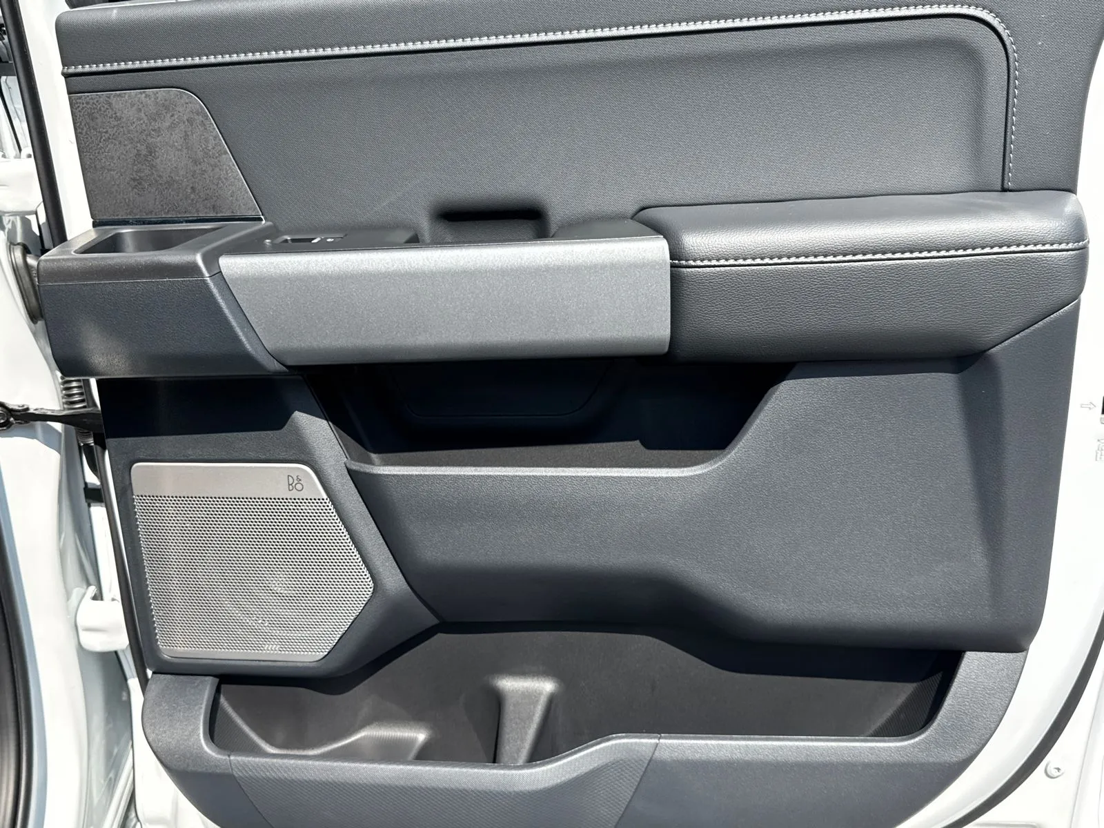 2025 Ford F-150 XLT - Photo 16