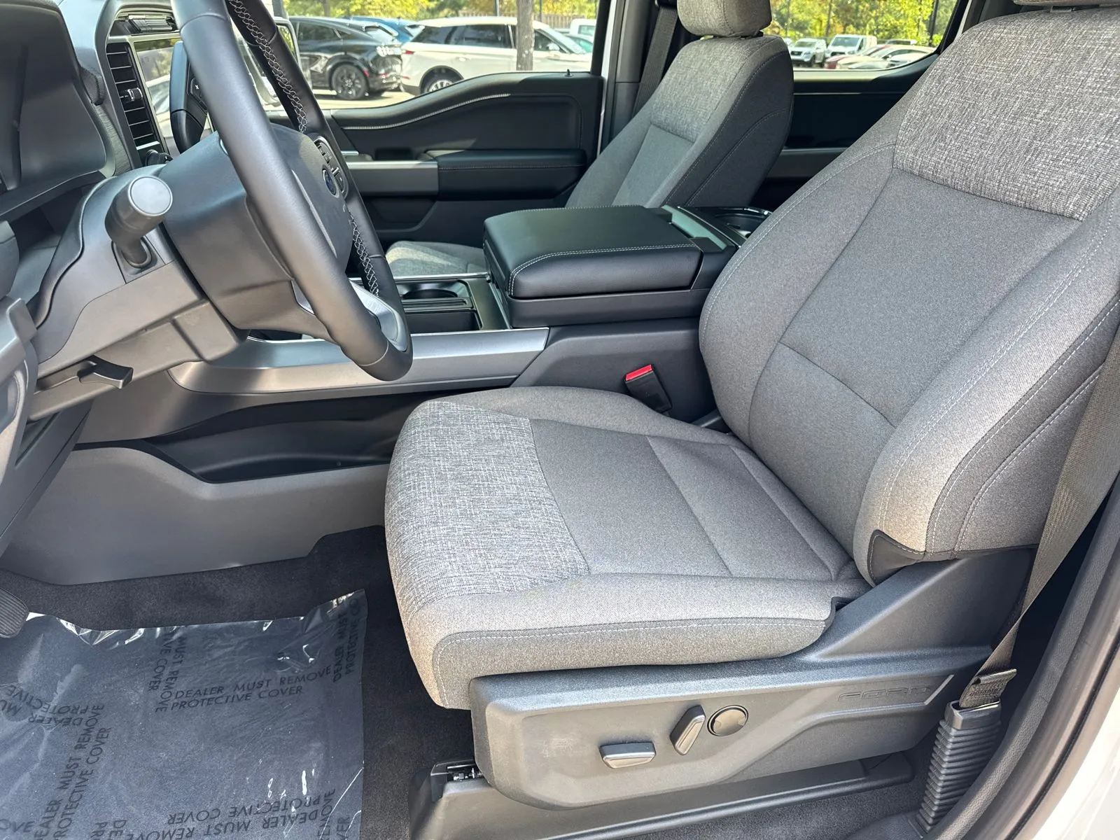 2025 Ford F-150 XLT - Photo 9