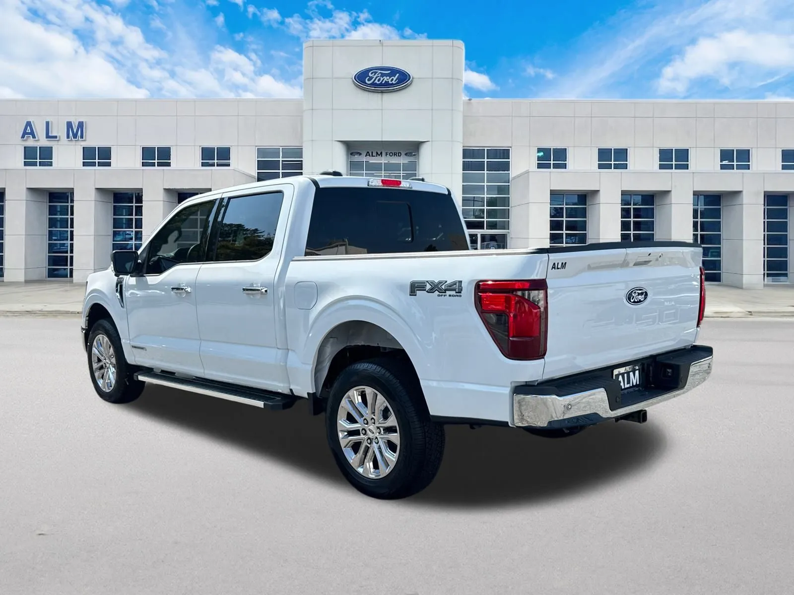 2025 Ford F-150 XLT - Photo 7