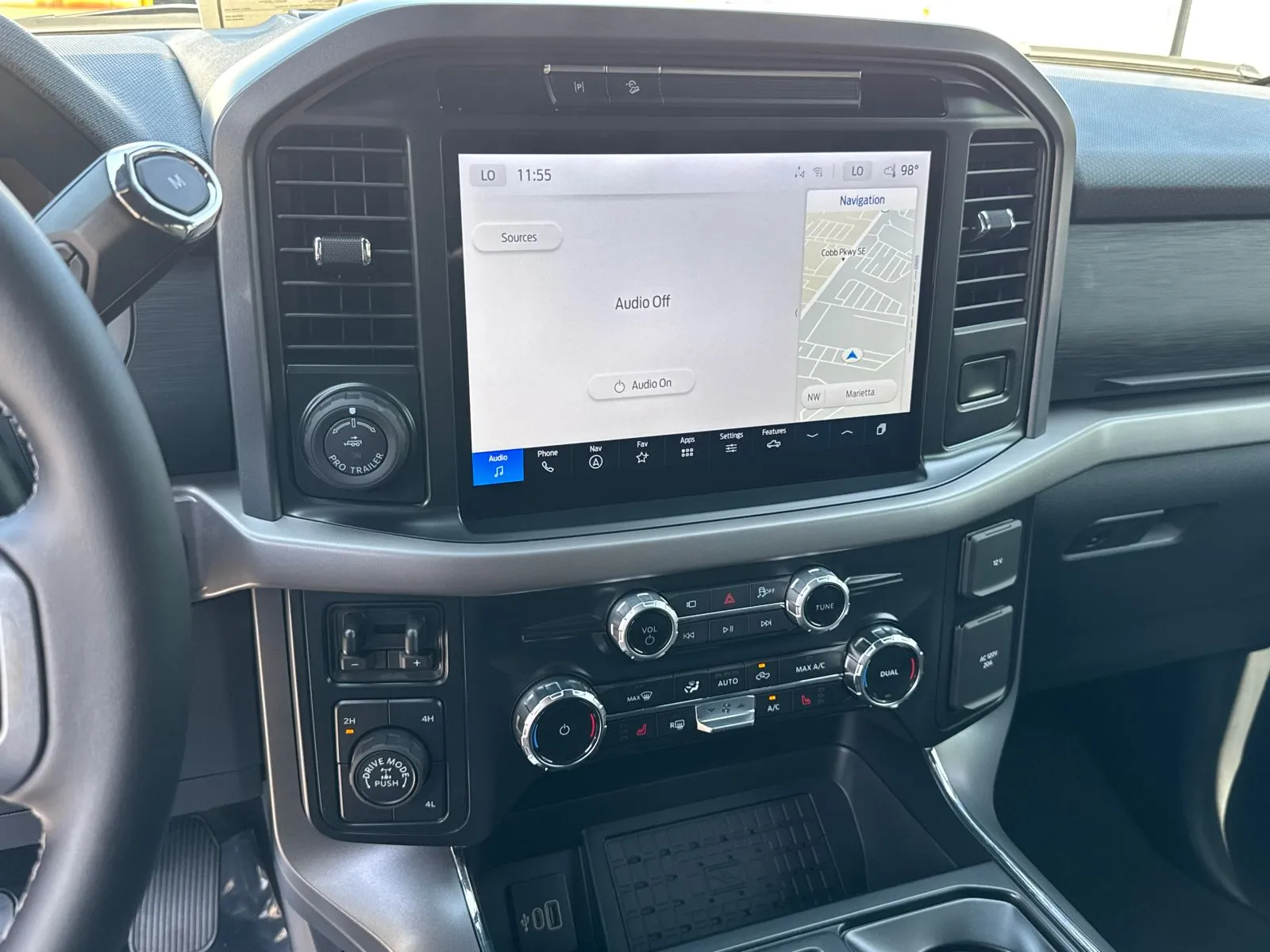 2025 Ford F-150 XLT - Photo 26