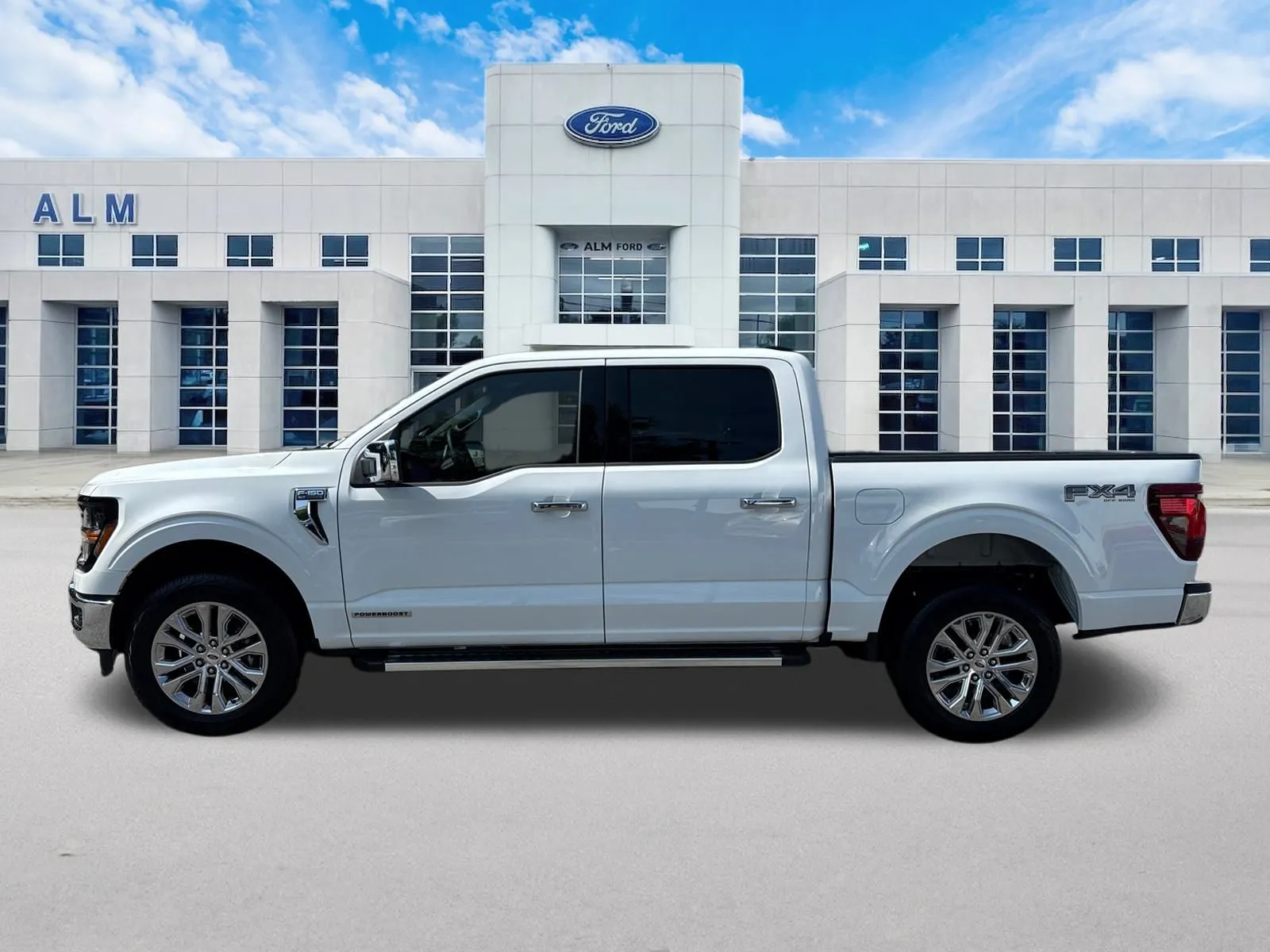 2025 Ford F-150 XLT - Photo 8