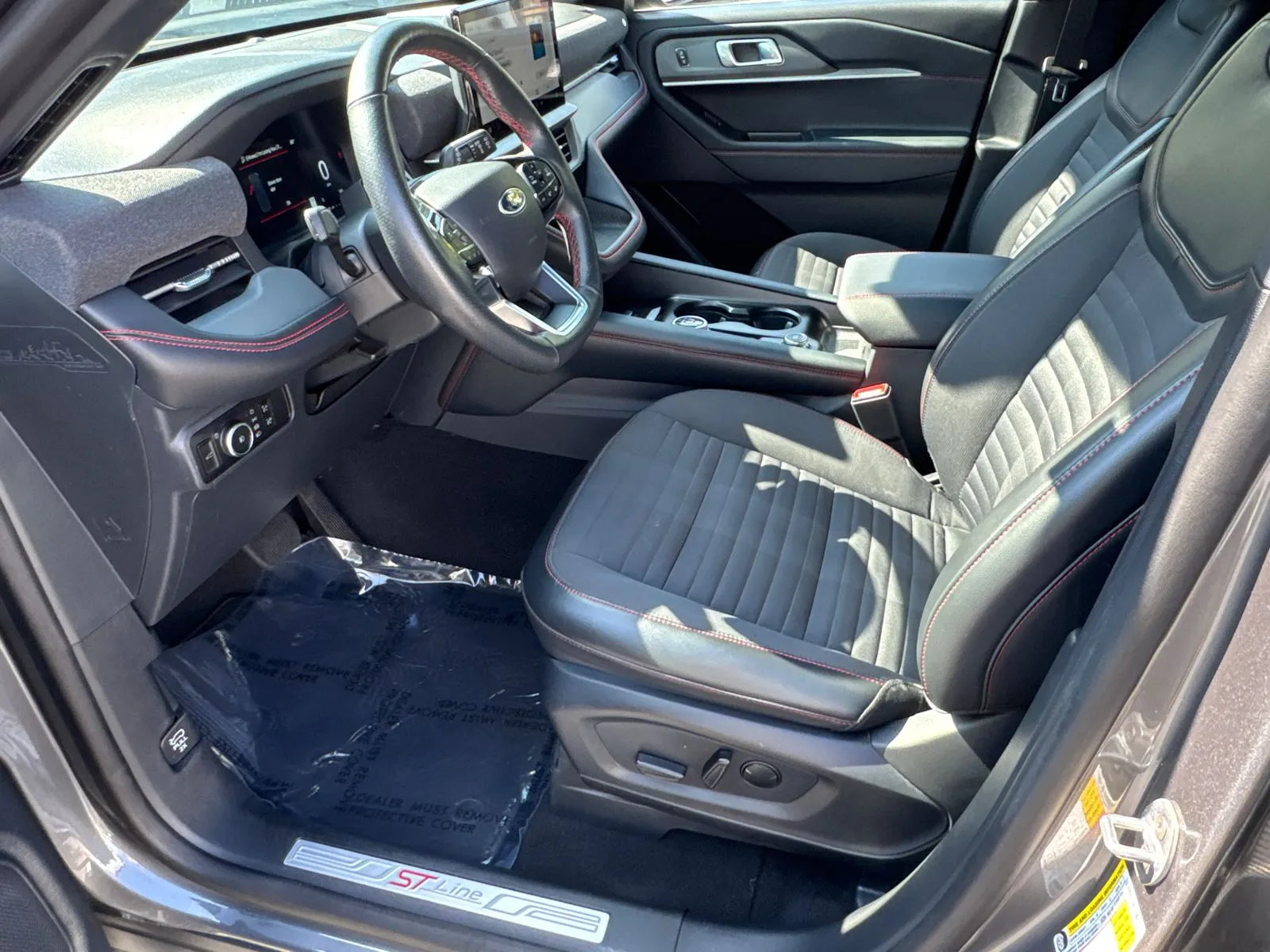 2025 Ford Explorer ST-LINE - Photo 9