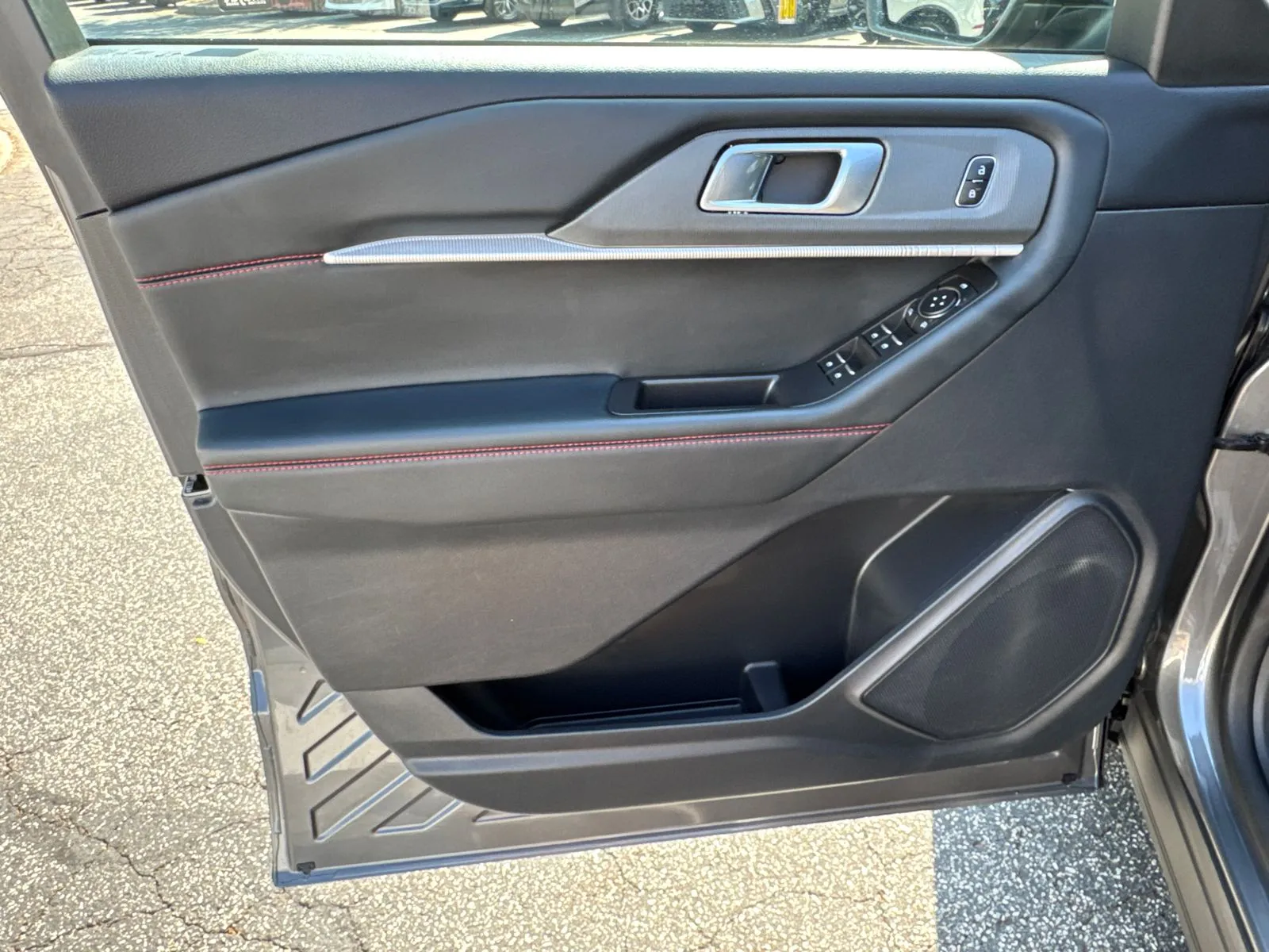 2025 Ford Explorer ST-LINE - Photo 10