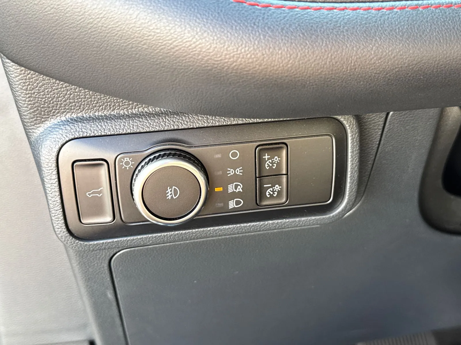 2025 Ford Explorer ST-LINE - Photo 37