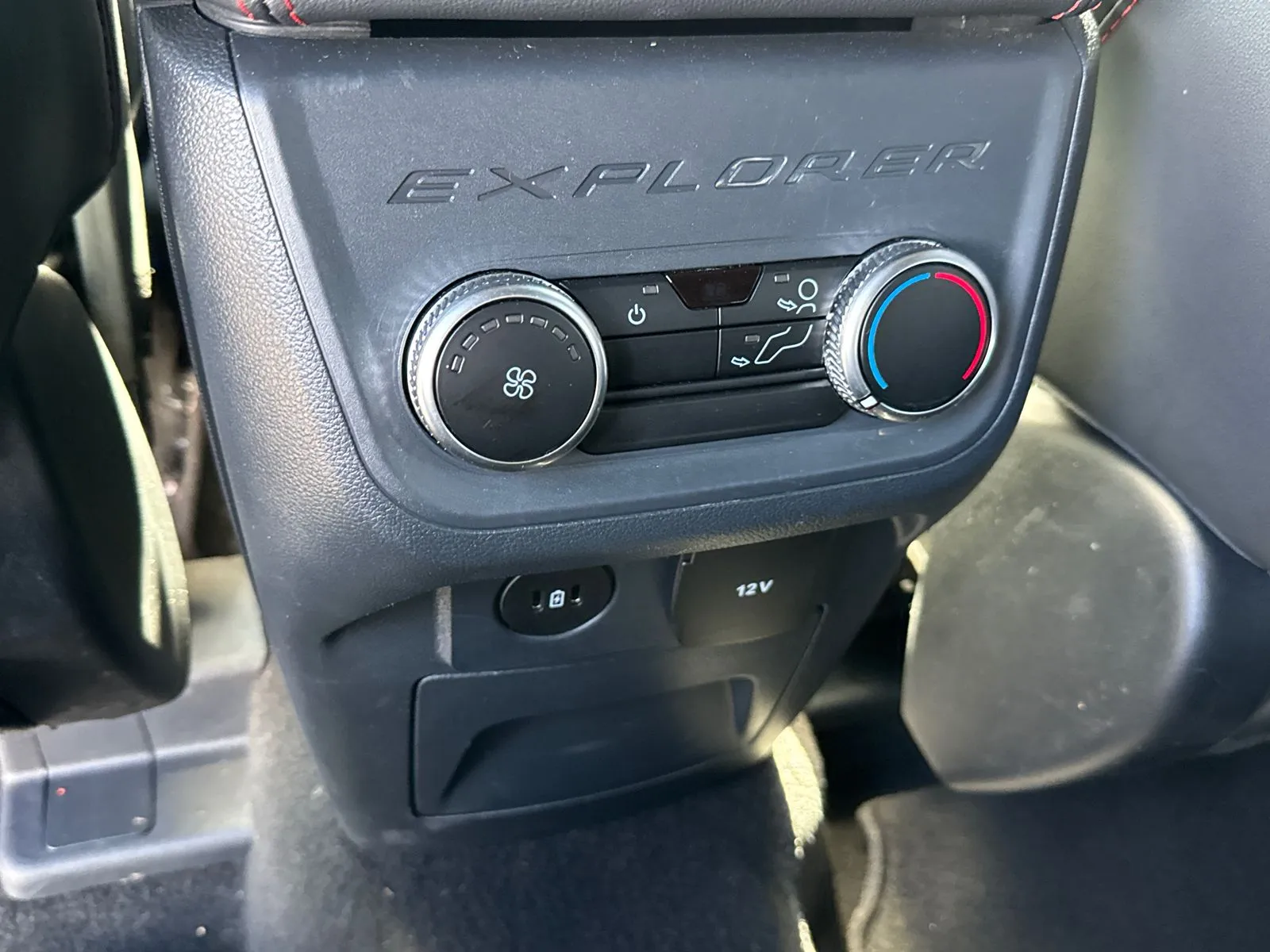 2025 Ford Explorer ST-LINE - Photo 25