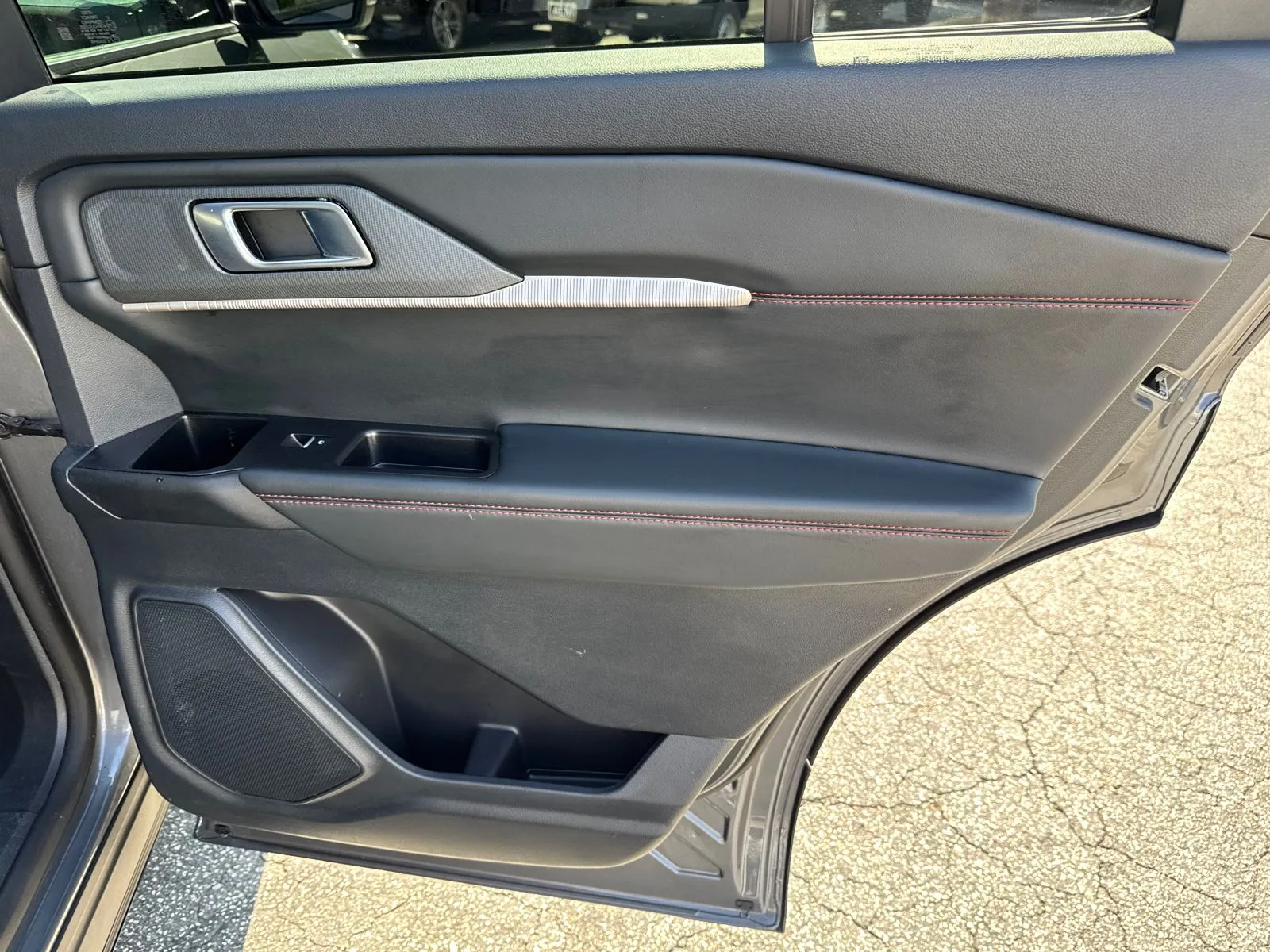 2025 Ford Explorer ST-LINE - Photo 16