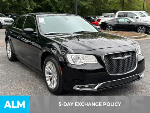 More photos of 2021 Chrysler 300 Touring at ALM Ford Marietta, GA
