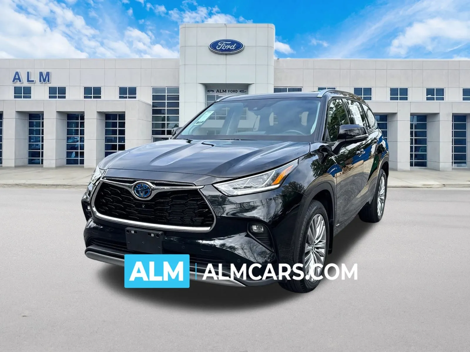 Black 2024 Toyota Highlander Hybrid Platinum for sale in Marietta, GA