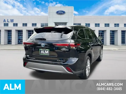 More photos of 2024 Toyota Highlander Hybrid Platinum at ALM Ford Marietta, GA