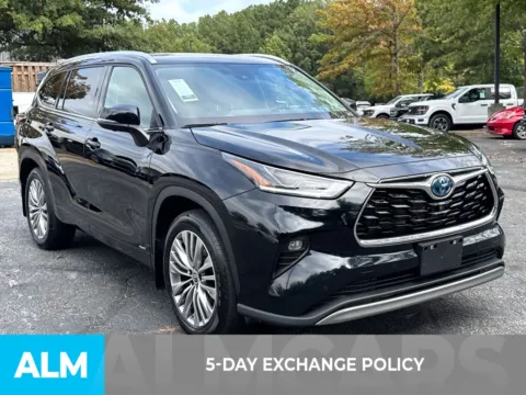 More photos of 2024 Toyota Highlander Hybrid Platinum at ALM Ford Marietta, GA