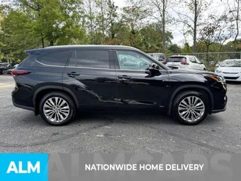 More photos of 2024 Toyota Highlander Hybrid Platinum at ALM Ford Marietta, GA