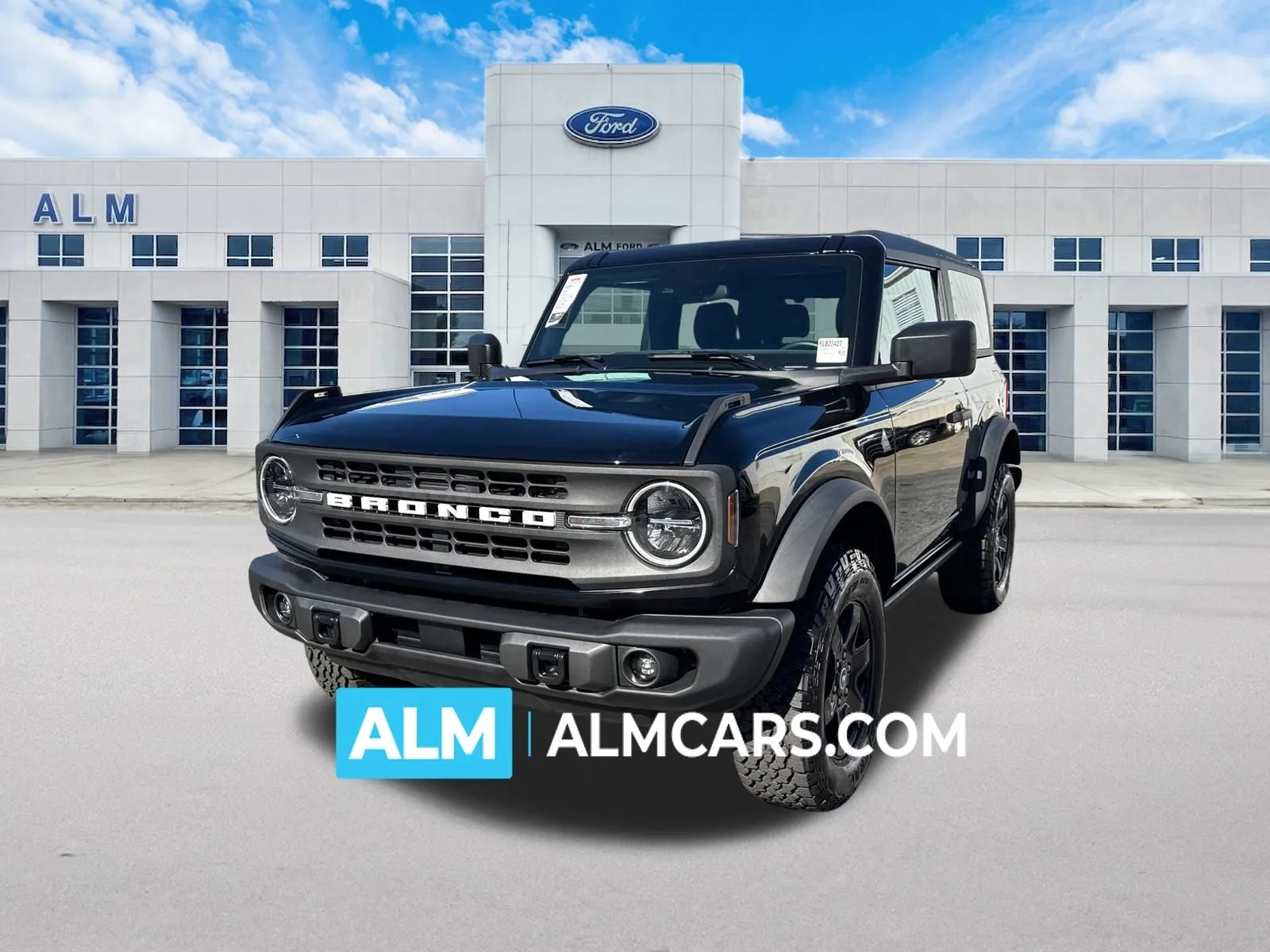 2024 Ford Bronco 2-Door Black Diamond's photo