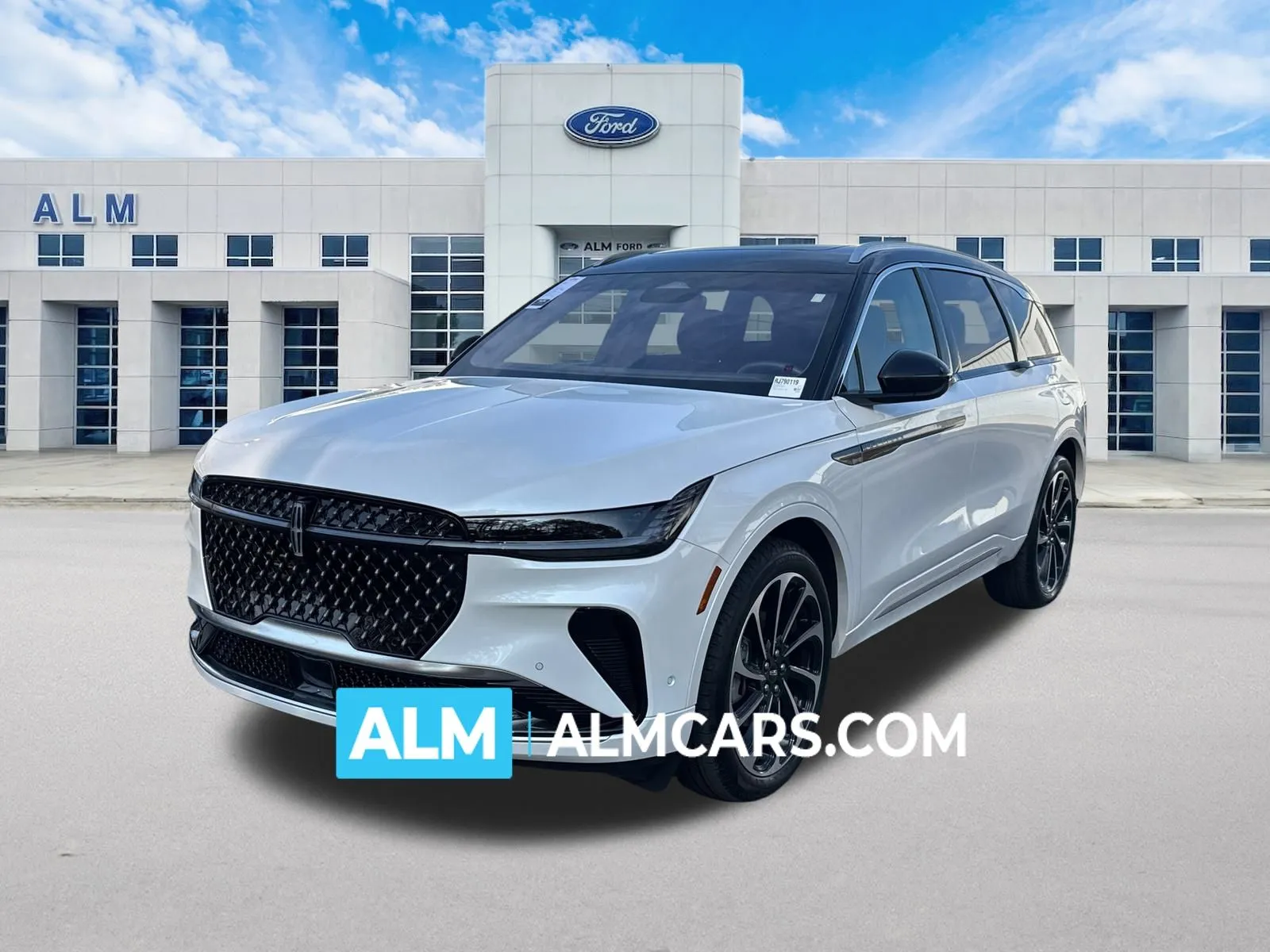 2024 Lincoln Nautilus Black Label's photo