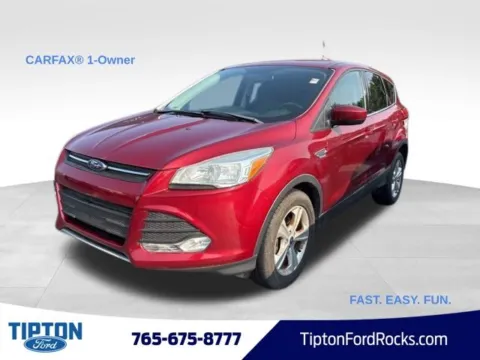 Red 2016 Ford Escape SE for sale in Tipton, IN