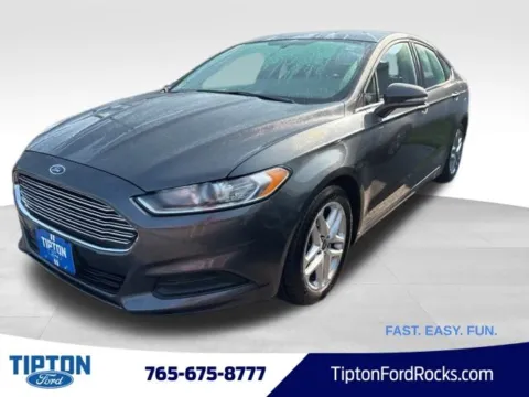 Gray 2016 Ford Fusion SE for sale in Tipton, IN