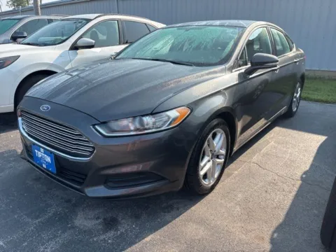 Photos of 2016 Ford Fusion SE for sale in Tipton, IN at Tipton Ford
