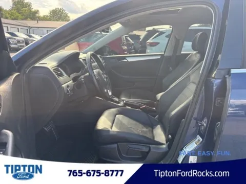 More photos of 2011 Volkswagen Jetta SEL at Tipton Ford, IN